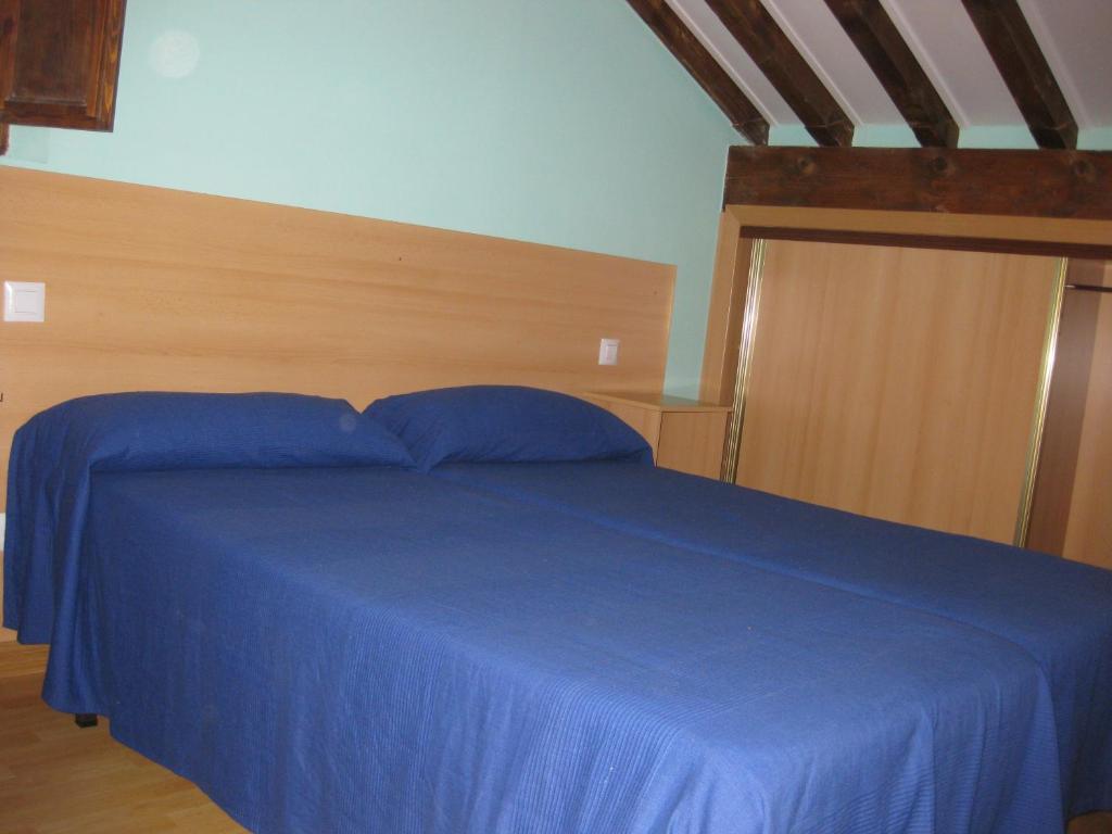 Apartamentos La Cena Novales Bilik gambar