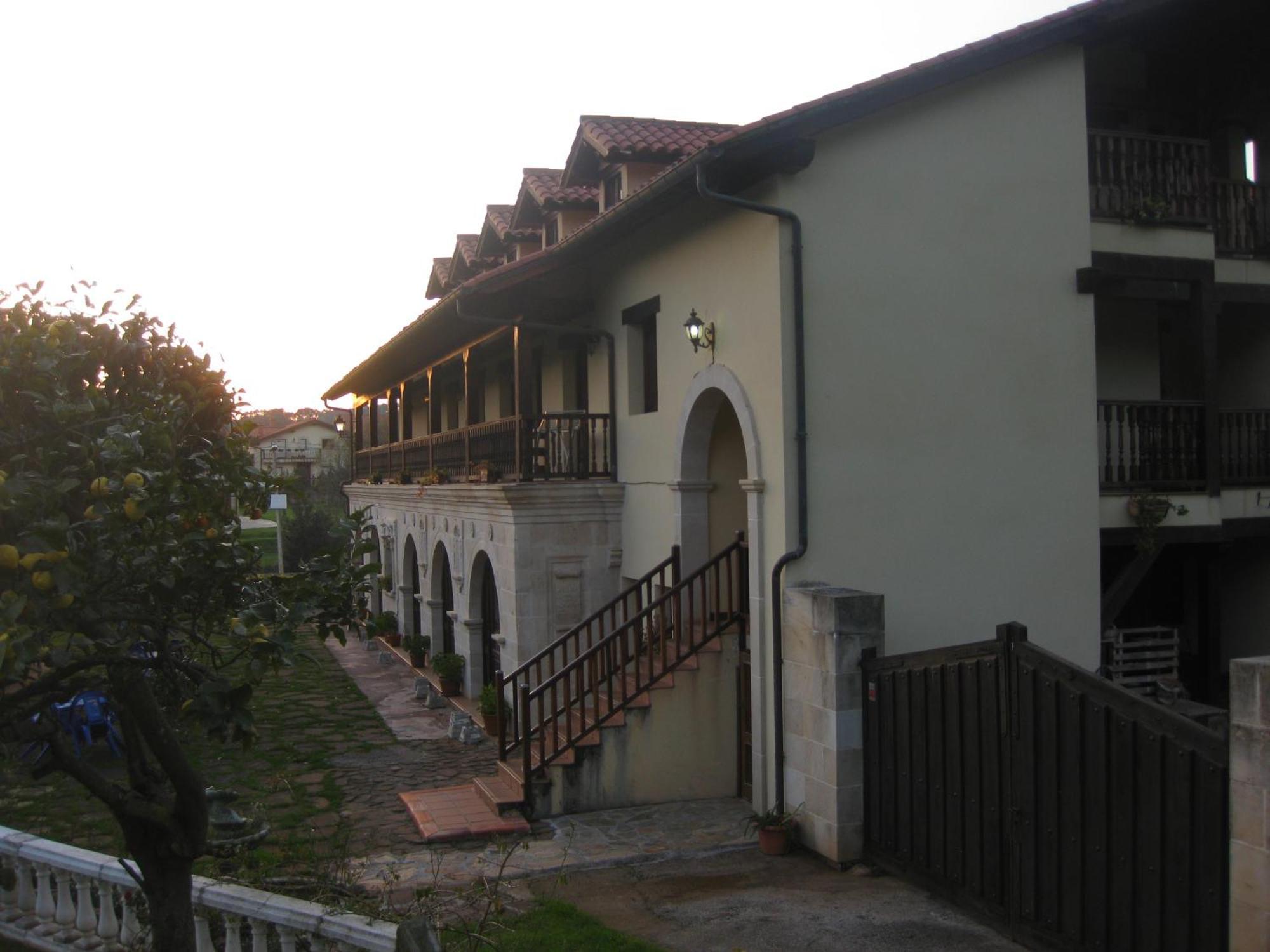 Apartamentos La Cena Novales Luaran gambar