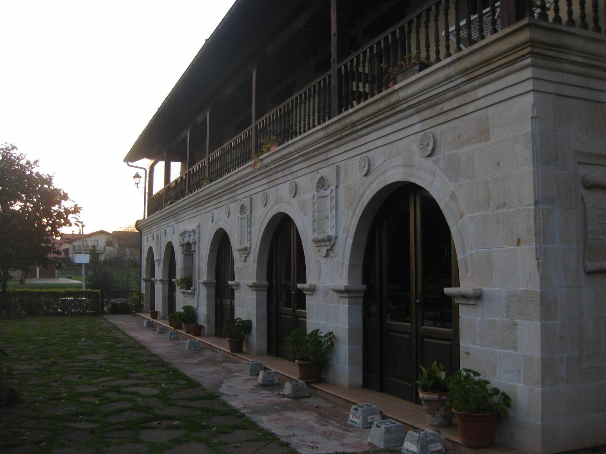 Apartamentos La Cena Novales Luaran gambar